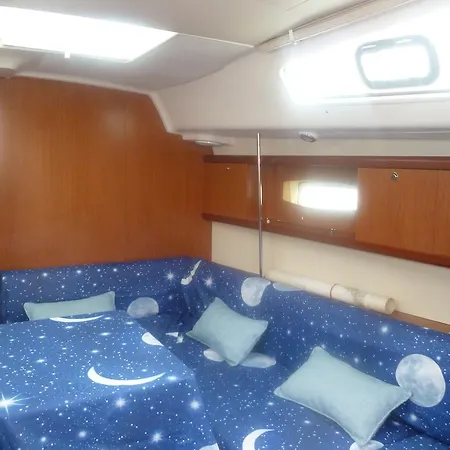 Le Vele Sailing Boat 船上ホテル