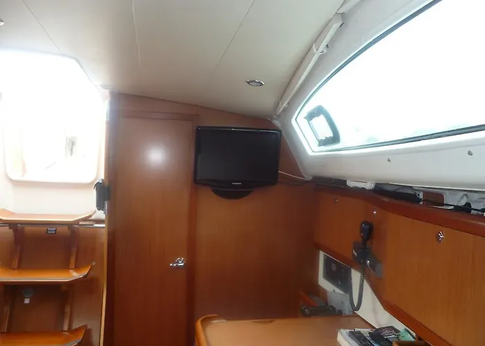 Le Vele Sailing Boat 로아노